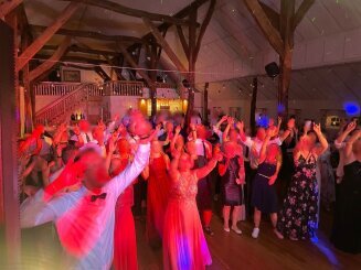 Hochzeits-DJ aus Lingen – Premium DJ für Emsland & Umgebung
